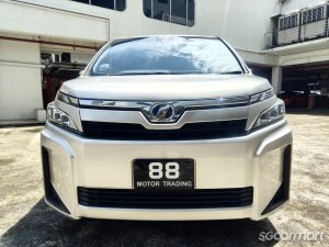 Toyota Voxy Hybrid 1.8A X