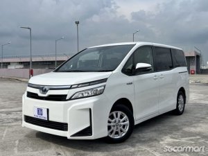 Toyota Voxy Hybrid 1.8A X