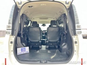 Toyota Voxy Hybrid 1.8A X