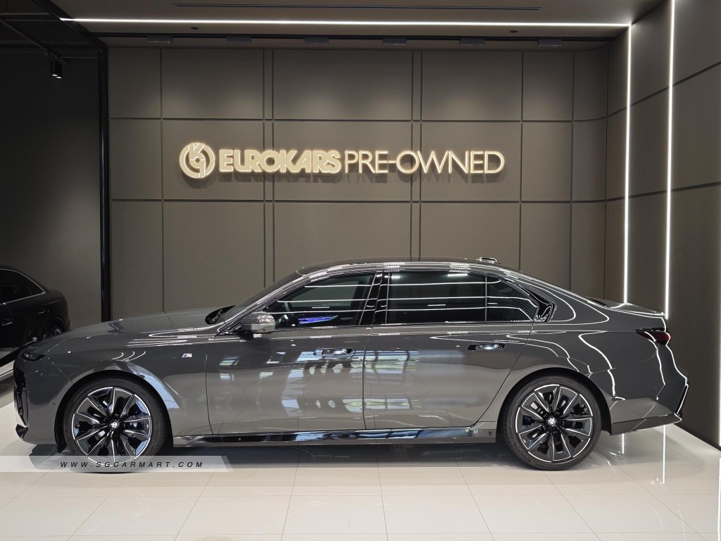 BMW 7 Series 735i Mild Hybrid sDrive M-Sport Pro
