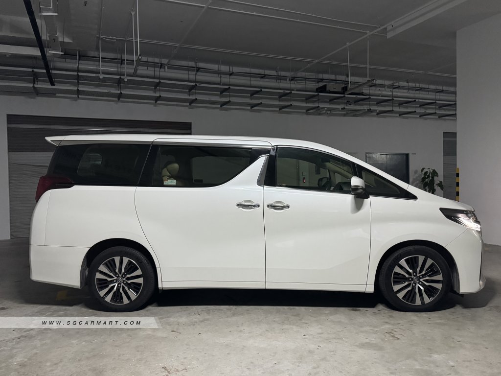 Toyota Alphard 2.5A Elegance Moonroof