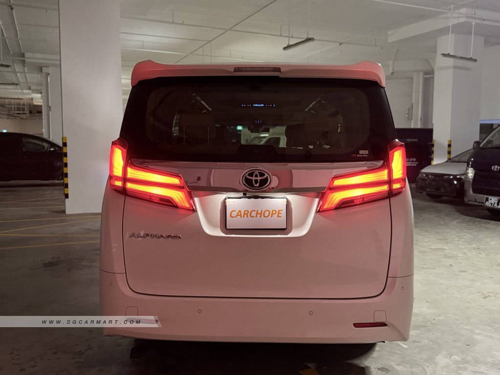 Toyota Alphard 2.5A Elegance Moonroof