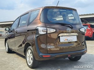 Toyota Sienta 1.5A Standard