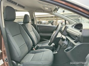 Toyota Sienta 1.5A Standard