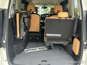 Nissan Serena e-POWER Hybrid 1.2A Highway Star Premium