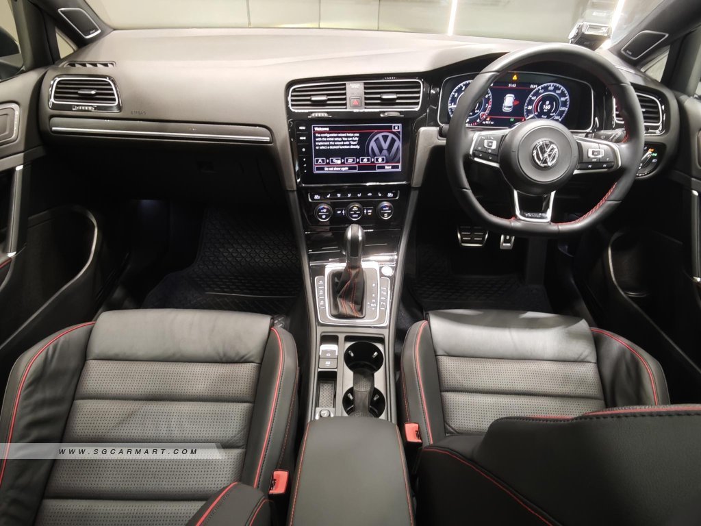 Volkswagen Golf GTI 5DR Sunroof