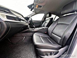 BMW 5 Series 520i (COE till 11/2032)