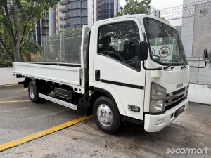 Isuzu NPR85