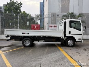 Isuzu NPR85