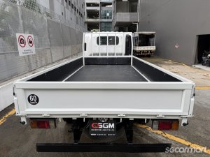 Isuzu NPR85