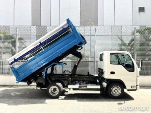 Isuzu NJR88A