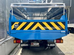 Isuzu NJR88A