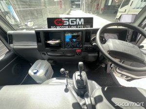 Isuzu NJR88A