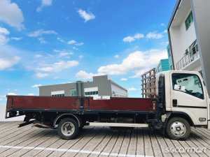 Isuzu NNR85U