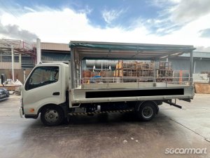 Hino XZU710R