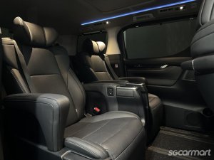 Toyota Alphard Hybrid 2.5A SR C-Package