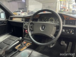 Mercedes-Benz 190E