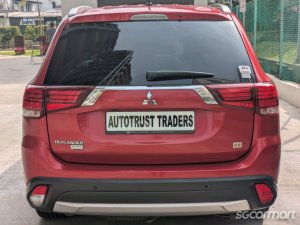 Mitsubishi Outlander 2.4A Sunroof