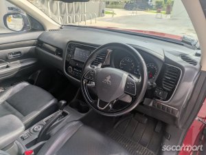 Mitsubishi Outlander 2.4A Sunroof