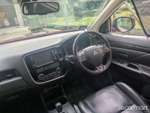 Mitsubishi Outlander 2.4A Sunroof