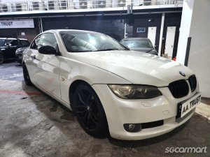 BMW 3 Series 323i Convertible (COE till 02/2029)