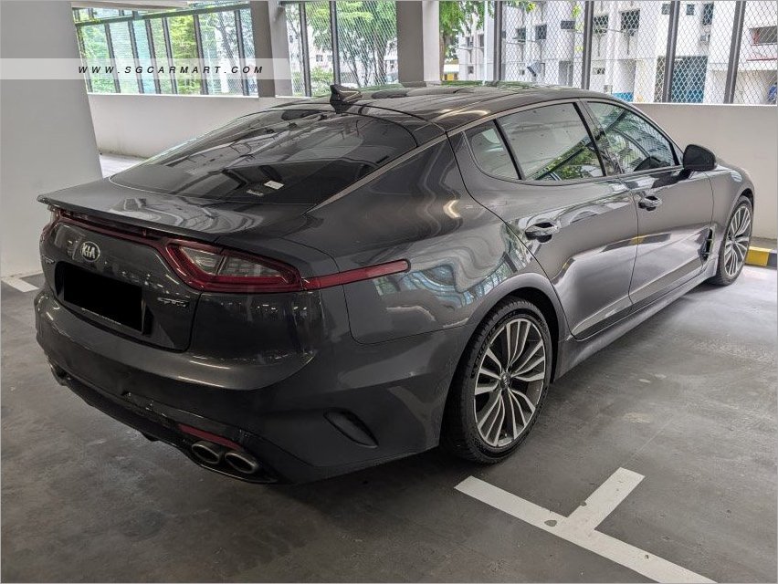 Kia Stinger 2.0A Sunroof
