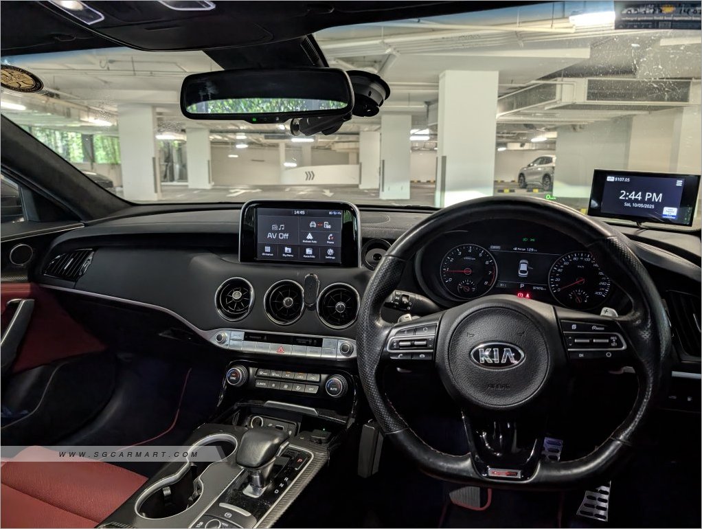 Kia Stinger 2.0A Sunroof