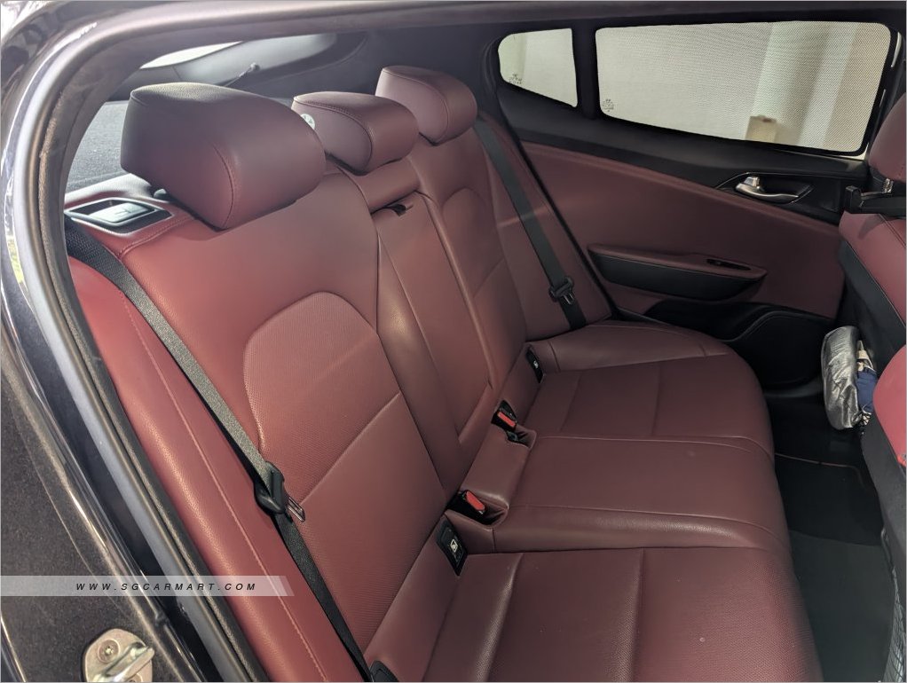 Kia Stinger 2.0A Sunroof