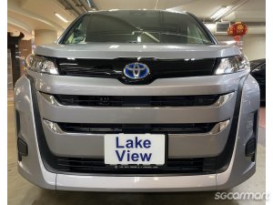 Toyota Noah Hybrid 1.8A X