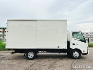 Hino XZU710R