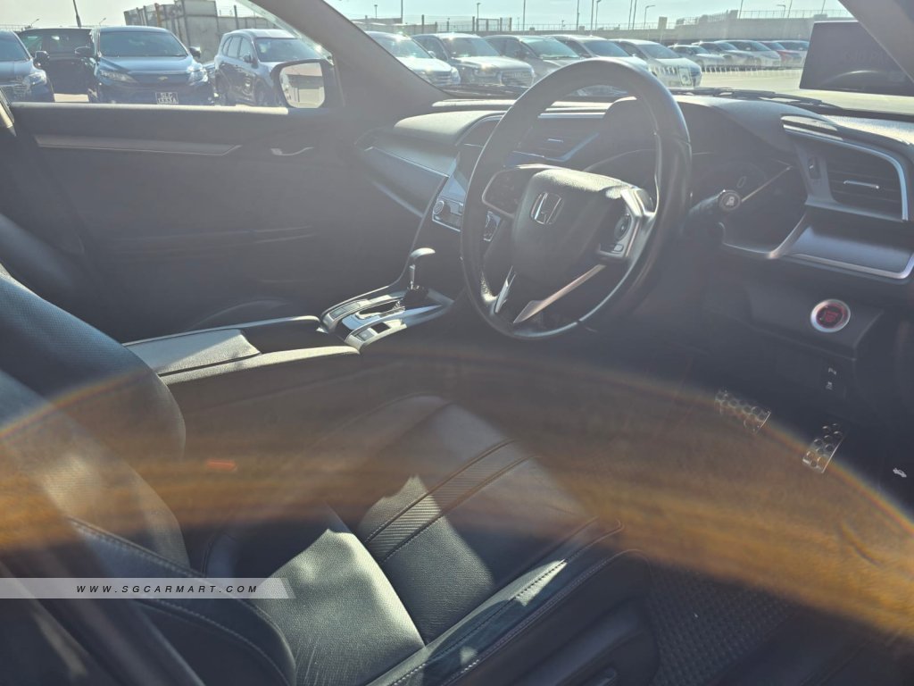 Honda Civic 1.5A VTEC Turbo Sunroof