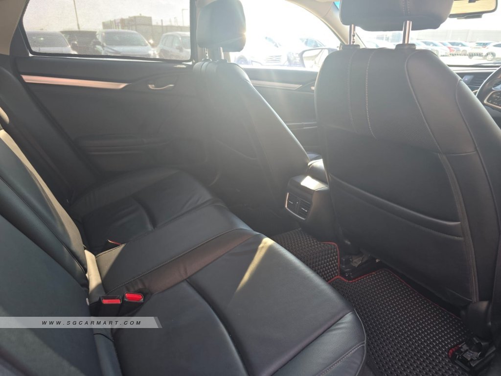 Honda Civic 1.5A VTEC Turbo Sunroof