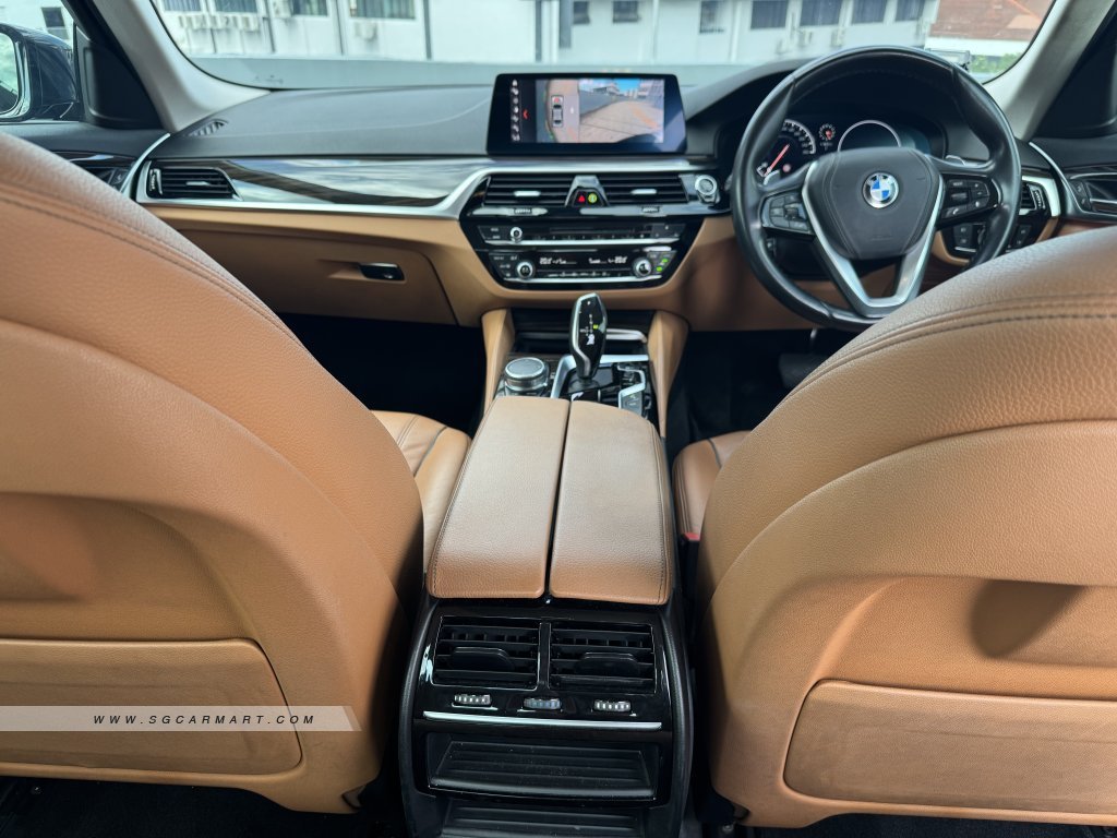 BMW 5 Series 520i Luxury