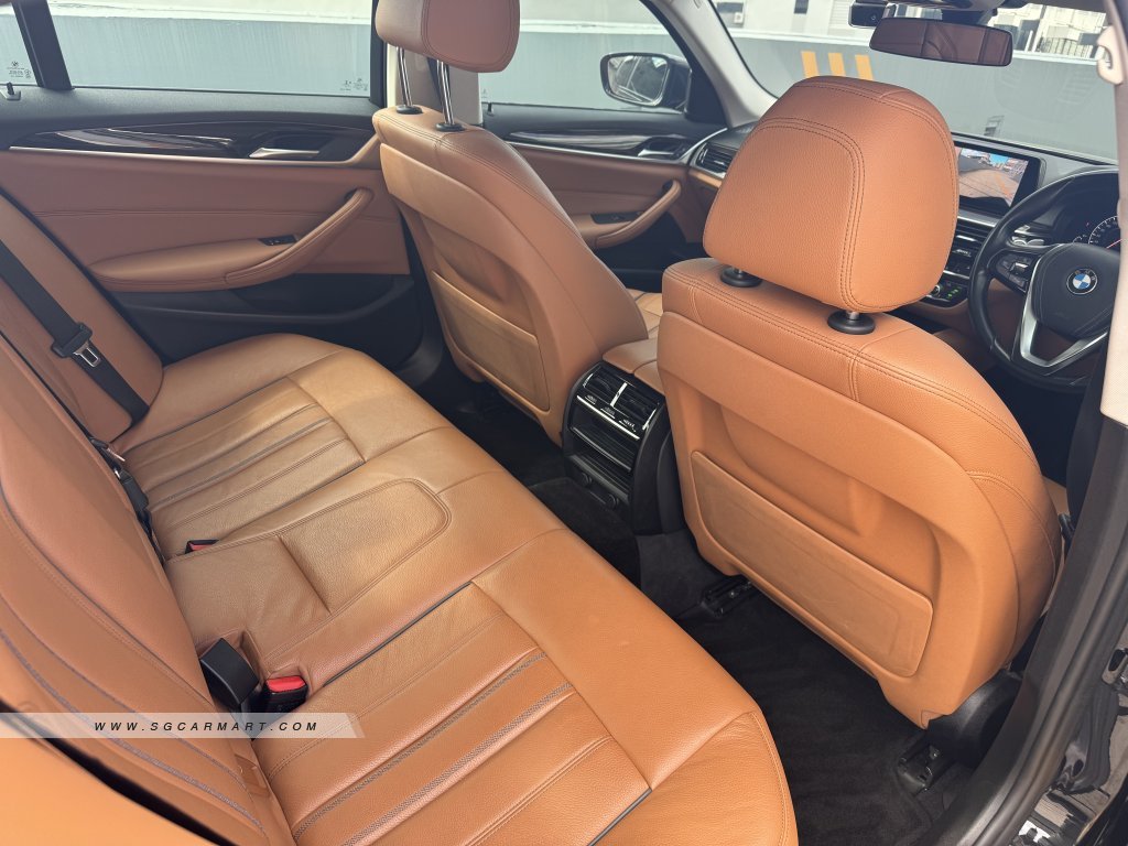 BMW 5 Series 520i Luxury