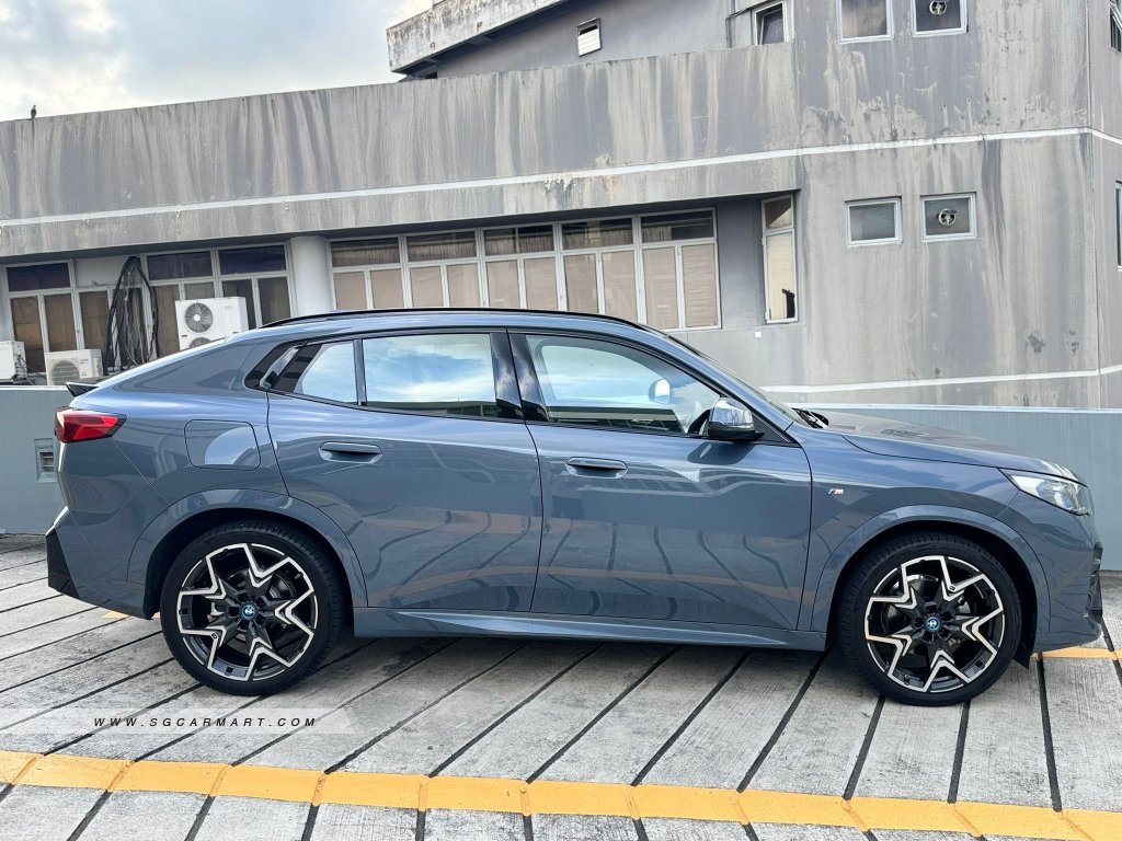 BMW iX2 Electric eDrive20 M-Sport