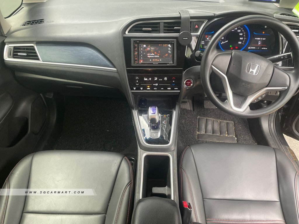 Honda Shuttle Hybrid 1.5A