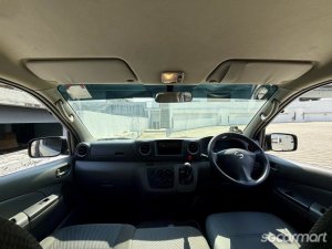 Nissan NV350 Microbus 2.5M
