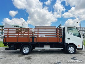 Hino XZU710R