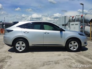 Toyota Harrier 2.0A Elegance Panoramic Roof