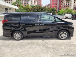 Toyota Alphard Hybrid 2.5A SR C-Package Moonroof