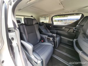 Toyota Alphard Hybrid 2.5A SR C-Package Moonroof