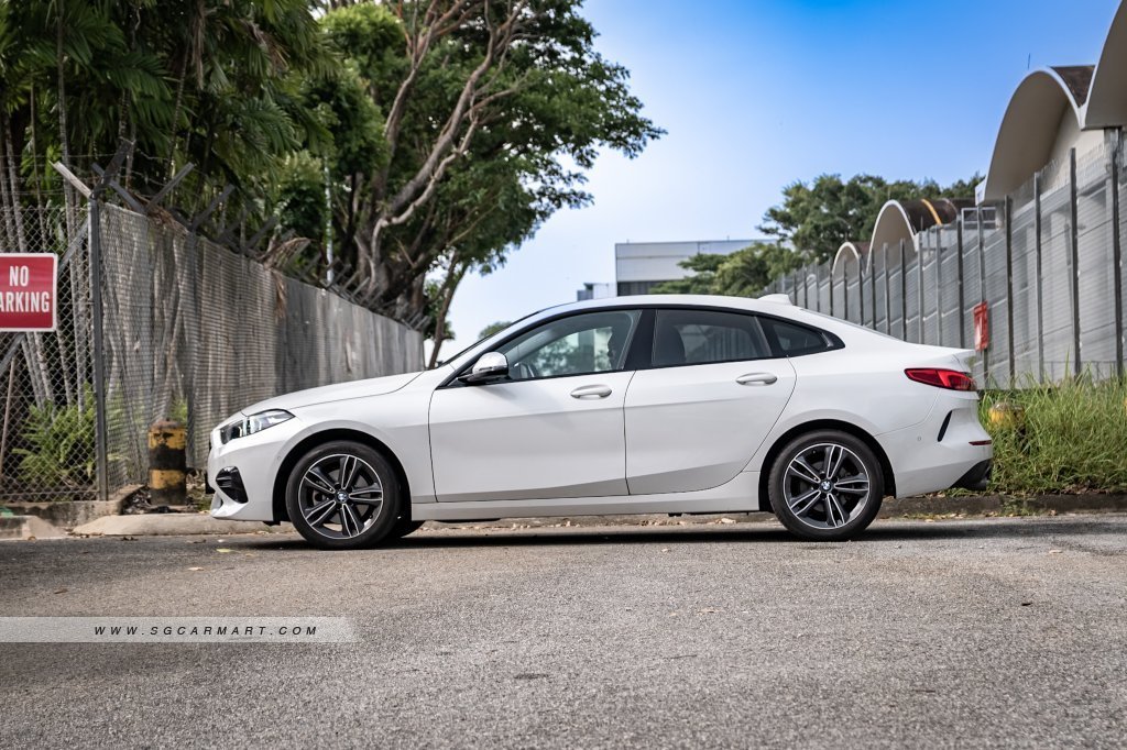 BMW 216I 2022 photo 2