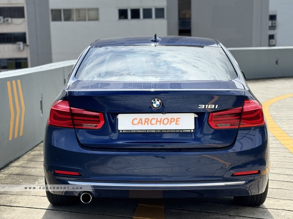 BMW 3 Series 318i Luxury