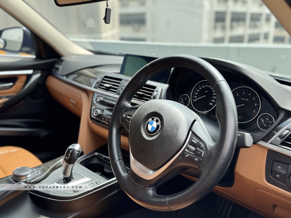BMW 3 Series 318i Luxury