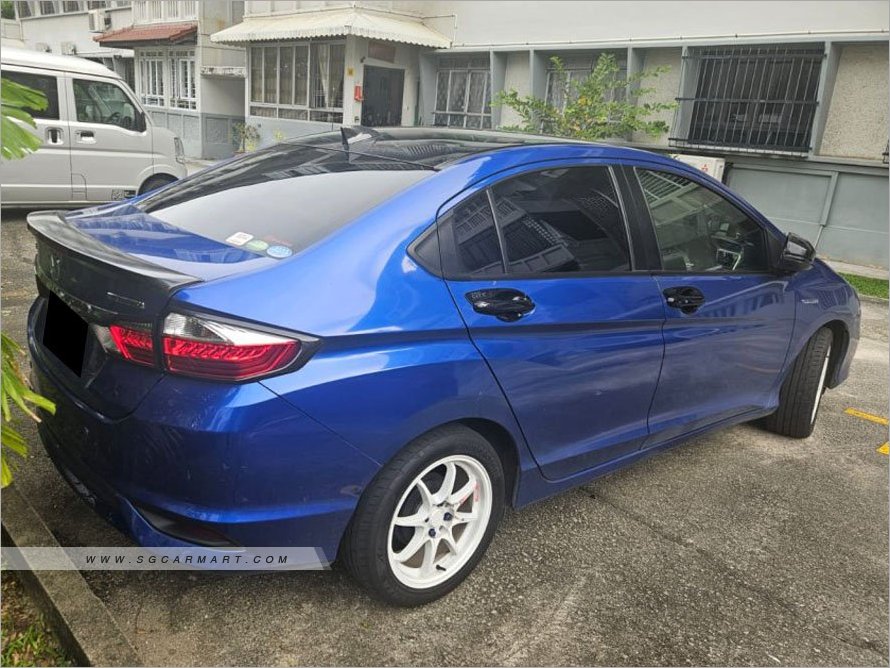 Honda Grace Hybrid 1.5A DX