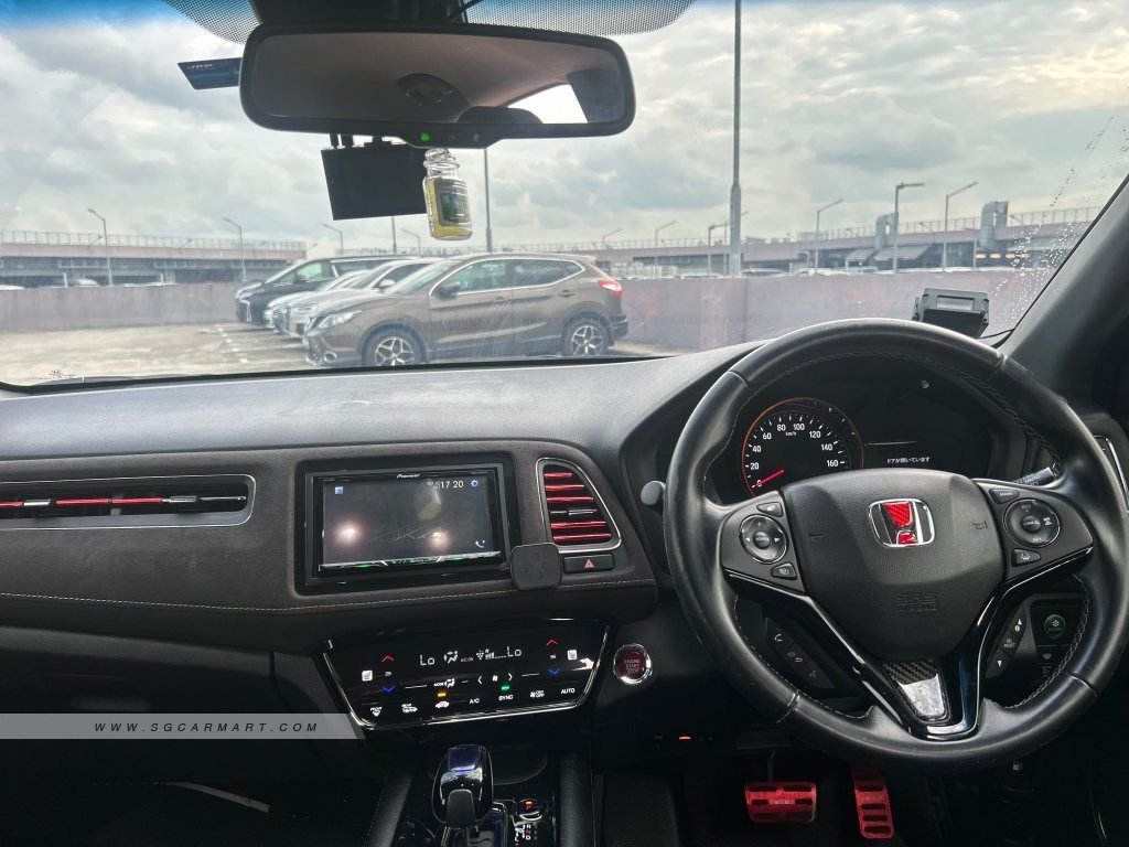 Honda Vezel Hybrid 1.5A RS