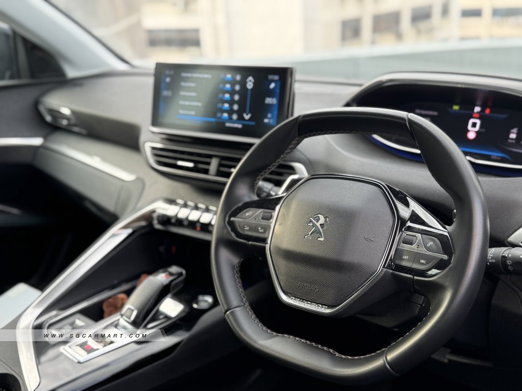 Peugeot 5008 1.2A PureTech EAT8 Allure Premium