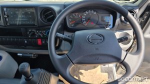 Hino Dutro 2.8M