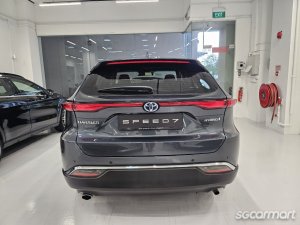 Toyota Harrier Hybrid 2.5A Luxury Sunroof