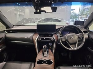 Toyota Harrier Hybrid 2.5A Luxury Sunroof